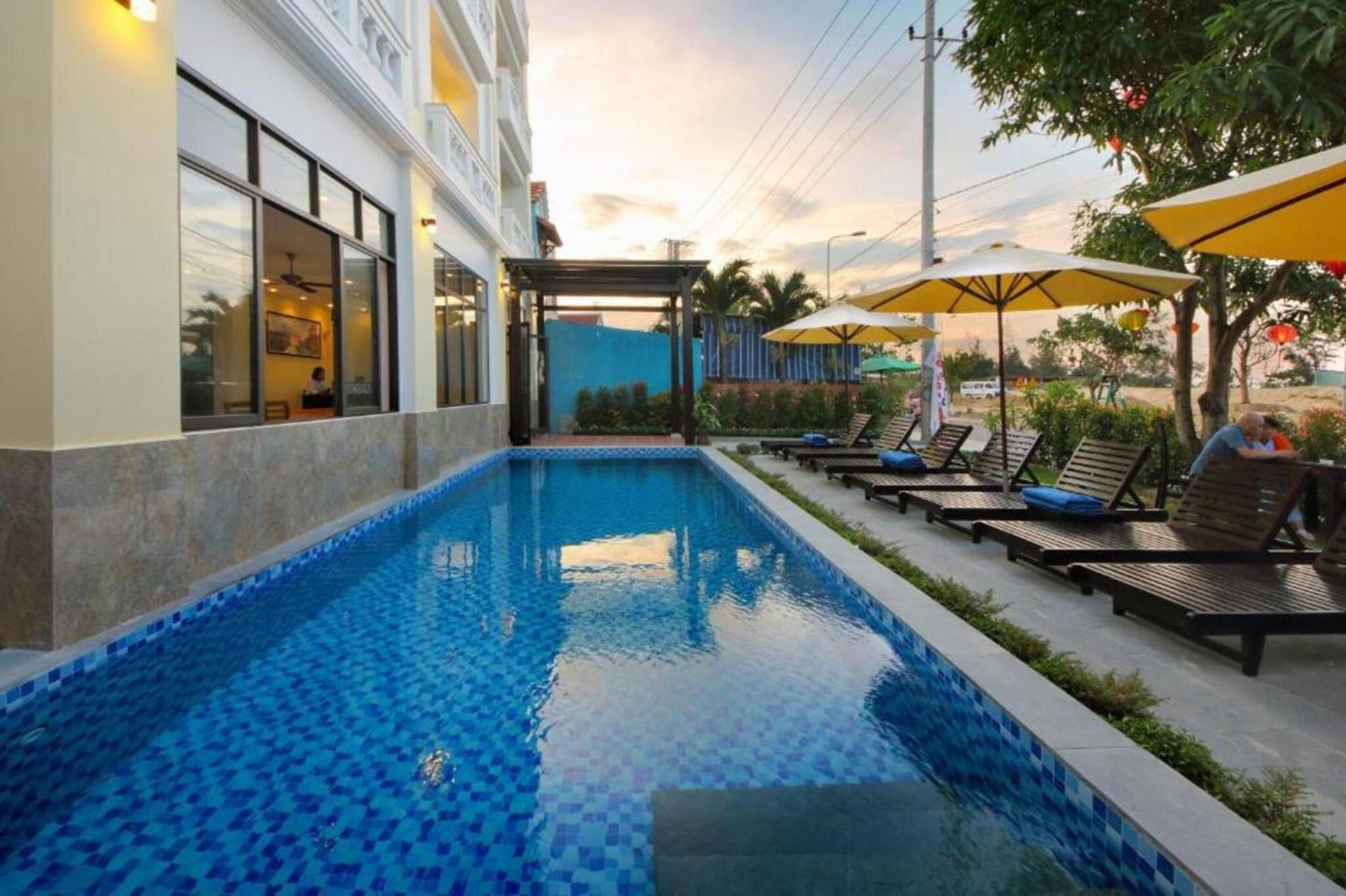 Hotel Front Beach Хойан Экстерьер фото